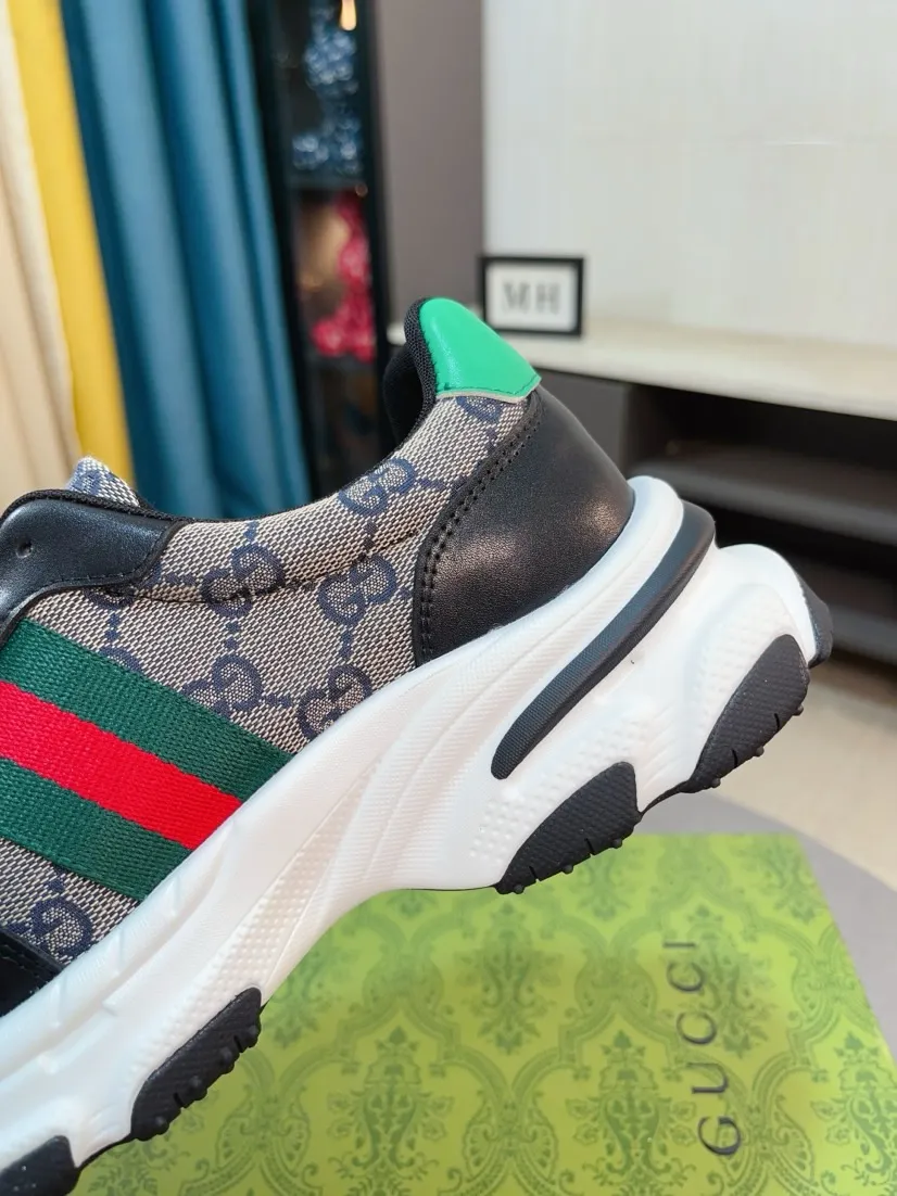 Men's shoes 💰458🌹🌹[GUCCI] Gucci's new lace-up casual men's shoes are on the market first, and the materials and workmanship are superior to all versions on the market. The highest quality shipped first-layer cowhide with imported original perforated materials➕Genuine leather lining, privately molded soft outsole, high foot comfort, imported special materials highlight the brand's unique charm, high-end customization 38-44
